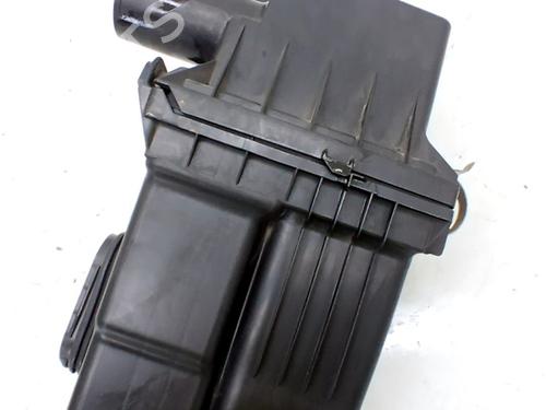 Used Air filter box Air filter box TOYOTA C-HR (_X1_) 1.8 Hybrid (ZYX10_, ZYX11_, ZYX10R, ZYX11R) (122 hp) 33772511 33772511