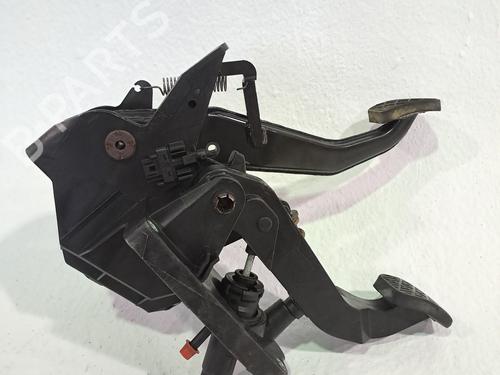 koblingspedal MERCEDES-BENZ A-CLASS (W169) A 180 CDI (169.007, 169.307) (109 hp) 23977487