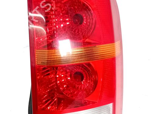 Feu arrière droit LAND ROVER DISCOVERY III (L319) 2.7 TD 4x4 (190 hp) 32106630