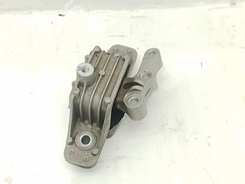 Used Engine mount Engine mount 38419686 38419686
