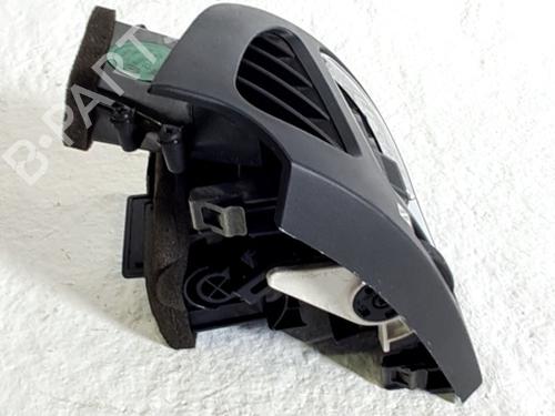 Used Air vent CHEVROLET CAPTIVA (C100, C140) 2.2 D 4WD (184 hp) 30623198