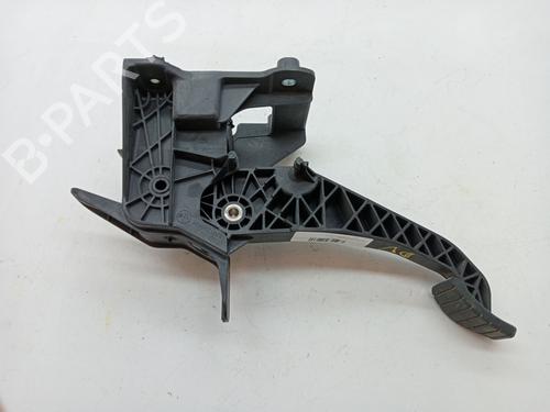 Used Clutch pedal DACIA LOGAN MCV II 1.5 dCi (90 hp) 23357618