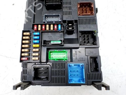 Used Fuse box PEUGEOT 2008 I (CU_) 1.6 BlueHDi 120 (120 hp) 31580602