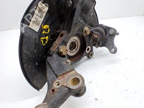 Used Right front steering knuckle TOYOTA AURIS (_E18_) 1.4 D-4D (NDE180_, NDE180R) (90 hp) 29991743