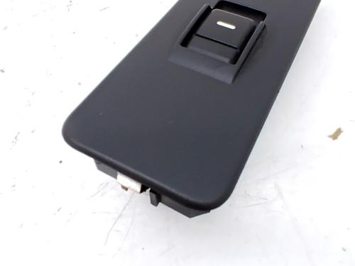 Used Right front window switch Right front window switch LAND ROVER RANGE ROVER SPORT I (L320) 2.7 D 4x4 (190 hp) 34708173 34708173