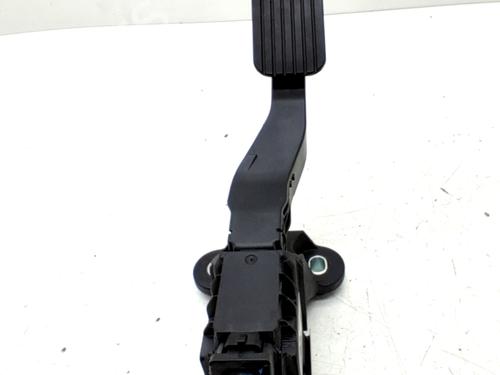 BP32106702I4 main image