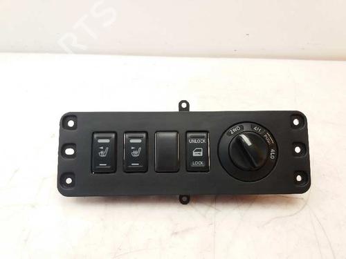 Switch NISSAN NAVARA NP300 (D40) 2.5 dCi 4WD (D40TT, D40T, D40M, D40BB) | BP23650686I30 