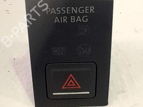 Advarselsbryter Advarselsbryter VW GOLF VII Variant (BA5, BV5) 1.4 TSI (150 hp) 33766669 33766669