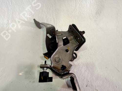 Used Clutch pedal KIA SPORTAGE III (SL) 1.7 CRDi (116 hp) 30743170