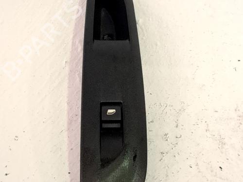 Used Right front window switch Right front window switch PEUGEOT 208 II (UB_, UP_, UW_, UJ_) e-208 (136 hp) 33772372 33772372