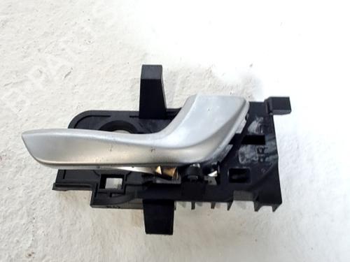 Højre bagtil invendig håndtag KIA RIO IV (YB, SC, FB) 1.0 T-GDI 120 Eco-Dynamics+ (120 hp) 29992445