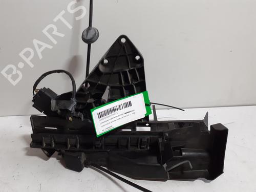 Venstre foran lås FORD FOCUS I (DAW, DBW) 1.8 DI / TDDi (75 hp) 25460131