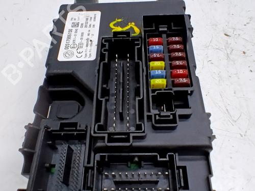 Used Fuse box Fuse box 38419411 38419411