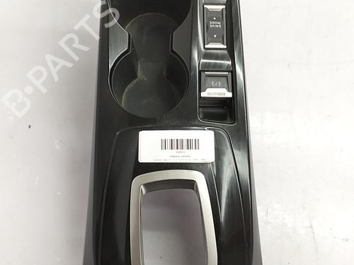 Consola central Consola central PEUGEOT 2008 II (UD_, US_, UY_, UJ_, UR_, UC_) 1.2 PureTech 130 (USHNS, URHNS) (130 hp) 36109367 36109367
