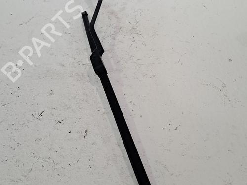 Used Front windshield wiper arm RENAULT CAPTUR II (HF_) TCe 140 (HFN0) (140 hp) 25834357