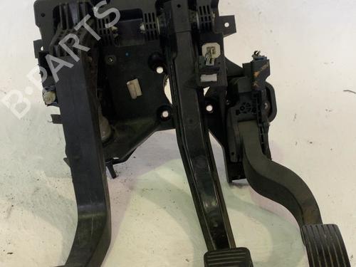 Used Break pedal Break pedal FIAT DUCATO Van (250_) 120 Multijet 2,3 D (120 hp) 33767340 33767340