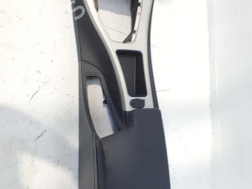 middle-console-bmw-3-e90-2004-2005-2006-2007-2008-2009-2010-2011-2012-38419332 main image