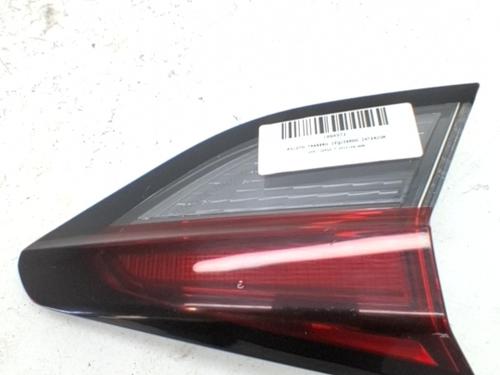 Used Left tailgate light Left tailgate light OPEL CORSA F (P2JO) CORSA-e (68) (136 hp) 40546217 40546217