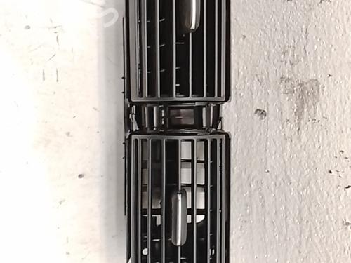 air-vent-mercedes-benz-c-class-w203-2000-2001-2002-2003-2004-2005-2006-2007-40549450 main image