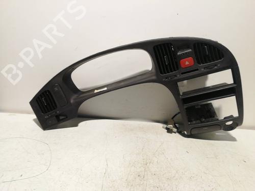 Used Middle console HYUNDAI ELANTRA III Saloon (XD) 1.6 (107 hp) 28336329