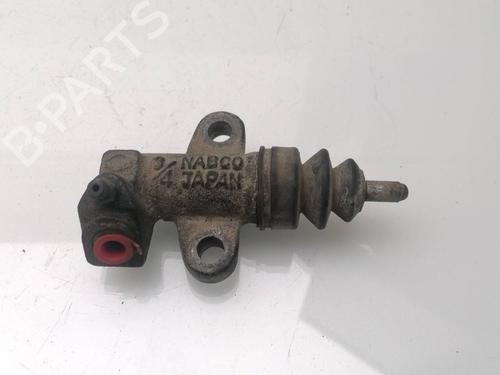 Used Clutch slave cylinder NISSAN TERRANO II (R20) 2.7 TD 4WD (101 hp) 23940979