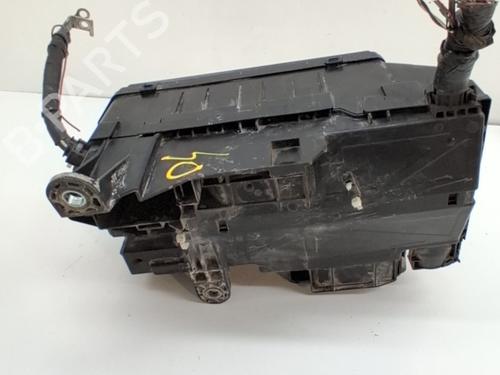 Used Fuse box Fuse box 38417571 38417571