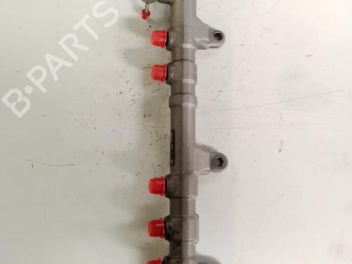 Used Injection rail KIA SORENTO III (UM) 2.2 CRDi 4WD (200 hp) 31153184