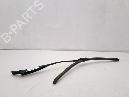 Used Front windshield wiper arm FIAT 500 (312_) 1.0 Mild Hybrid (312AYD1B) (71 hp) 23943449