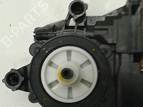 Left front window motor OPEL CORSA F (P2JO) 1.2 (68) | BP39555211E21 - Image 6