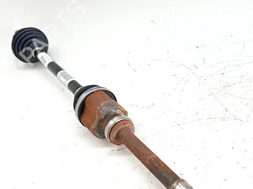 Used Right front driveshaft Right front driveshaft PEUGEOT 2008 II (UD_, US_, UY_, UJ_, UR_, UC_) 1.2 PureTech 100 (USHNK) (101 hp) 34425373 34425373