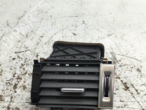 air-vent-land-rover-range-rover-evoque-l538-2011-2012-2013-2014-2015-2016-2017-2018-2019-40119516 main image