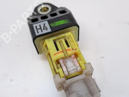Used Electronic sensor TOYOTA YARIS (_P13_) 1.5 Hybrid (NHP130_, NHP130) (101 hp) 23366552