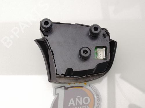 Stuurwielbediening VOLVO S40 II (544) 2.0 D (136 hp) 23936150