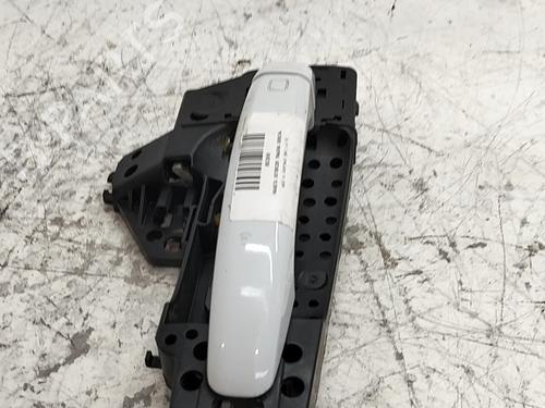 Used Rear right exterior door handle Rear right exterior door handle AUDI A1 Sportback (8XA, 8XF) 1.6 TDI (90 hp) 39714235 39714235