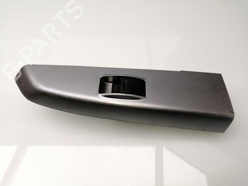 Used Right rear window switch TOYOTA HILUX VII Pickup (_N1_, _N2_, _N3_) 2.5 D-4D 4WD (KUN25) (144 hp) 23651534