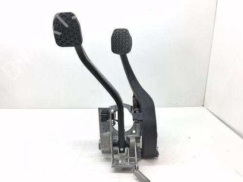 Used Clutch pedal BMW 1 (E87) 116 d (116 hp) 29024508