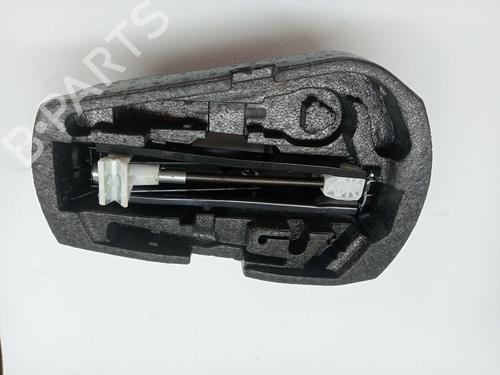Used Jack Kit SEAT IBIZA IV (6J5, 6P1) 1.6 TDI (90 hp) 23977037