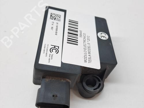 Module électronique TESLA MODEL 3 (5YJ3) EV Performance AWD | BP23943415M83 