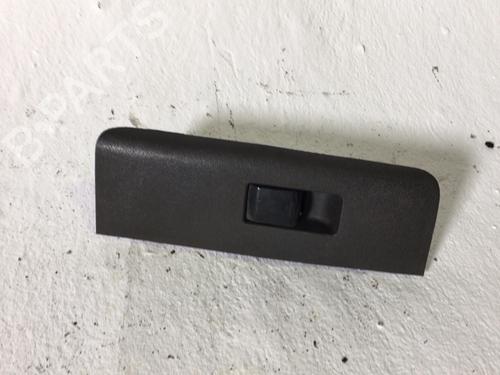 Used Right rear window switch Right rear window switch 38990604 38990604