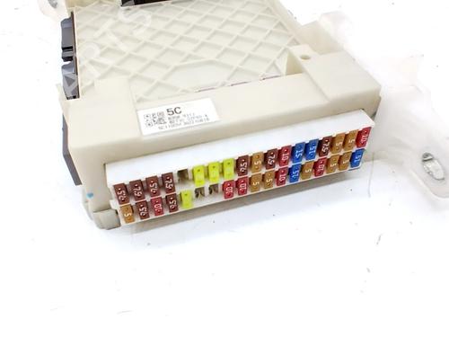 Used Fuse box Fuse box TOYOTA COROLLA Estate (_E21_) 1.8 Hybrid (ZWE211W) (122 hp) 33772181 33772181