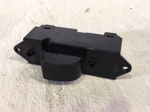 Used Right rear window switch Right rear window switch 39555169 39555169