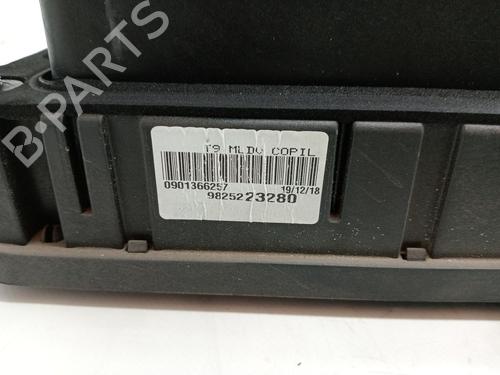 Gear lever PEUGEOT 308 II (LB_, LP_, LW_, LH_, L3_) 1.5 BlueHDi 130 | BP23359369M90 