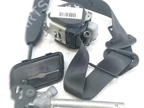 front-right-seatbelt-renault-megane-iii-hatchback-bz01_-b3_-2008-35807506 main image