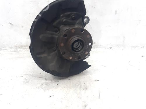 Fusée avant gauche Fusée avant gauche AUDI A4 B6 Avant (8E5) 2.5 TDI quattro (180 hp) 36756340 36756340