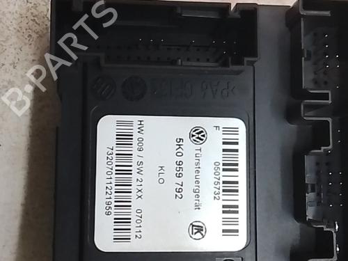 Right front window motor VW GOLF VI (5K1) 1.6 TDI | BP37591636E20 - Image 3
