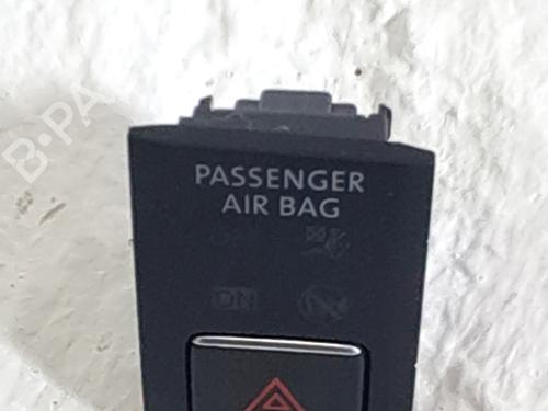 Alarmlicht Schakelaar VW TIGUAN (5N_) 2.0 TDI 4motion (150 hp) 30921372