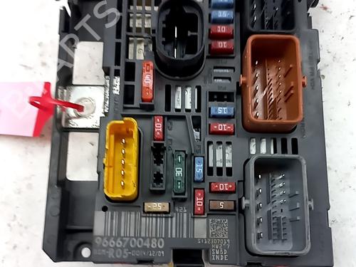 Used Fuse box Fuse box CITROËN C4 I (LC_) 1.6 HDi (109 hp) 33766512 33766512
