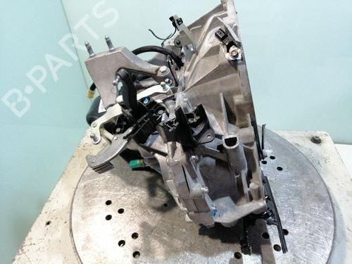 Gearbox DACIA SANDERO II 1.5 dCi 75 / Blue dCi 75 (B8JW, B8M4, B8AH, B8M7, B8M6) | BP24171163M3 