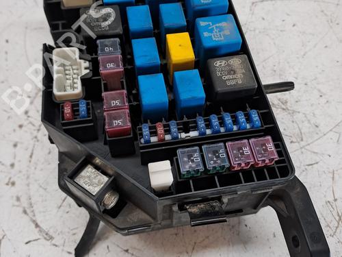 Used Fuse box HYUNDAI TUCSON (JM) 2.0 (141 hp) 23944890