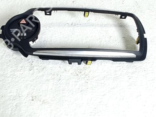 Used Warning switch TOYOTA YARIS (_P13_) 1.5 Hybrid (NHP130_, NHP130) (101 hp) 30921350